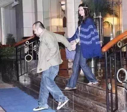 涓轰粈涔堢洿鐢烽兘鐖辩綉绾㈣劯,鏋滅劧鐩寸敺閮藉枩娆㈢綉绾㈣劯