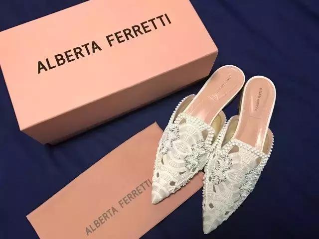 网红爆款拖鞋真好看,帅气又有颜值的拖鞋