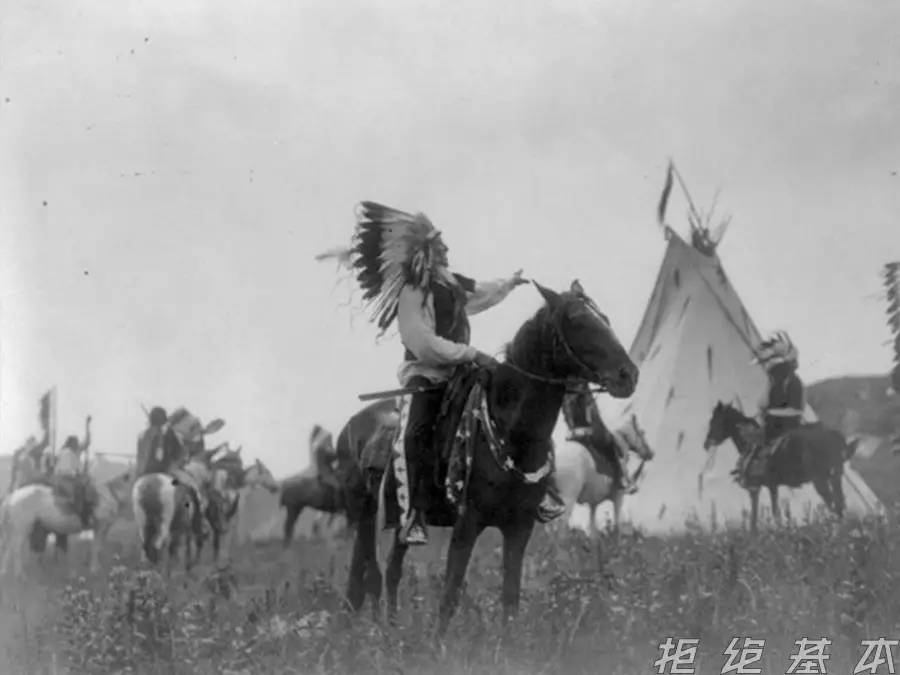 管他是羽毛还是叶子，一块银坨子凭什么比金还贵？