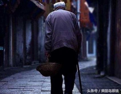 你的爸爸是怎么样的一个人,你的爸爸是怎么样的英语怎么说