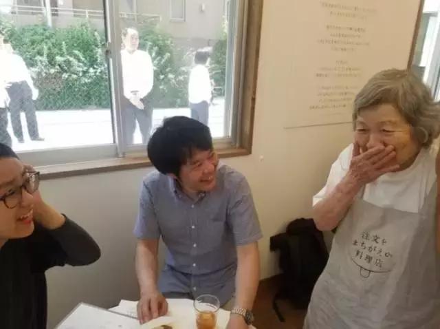 这家餐厅总上错菜却意外走红,这家餐厅经常上错菜却无人投诉