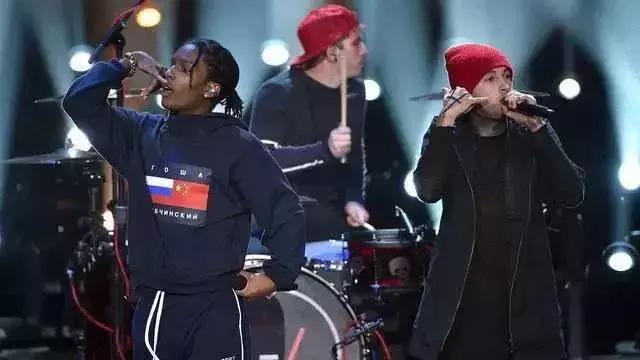 说他是爸爸最爱的POLO衫品牌，这个老大哥二话不说就急眼了！