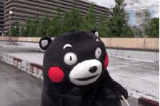 搞笑聚集~问:怎么快速消除脖子上的吻痕?