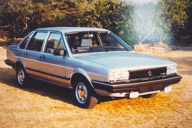 二十年前老奔驰s600价格,2010款奔驰s600现在二手多少钱