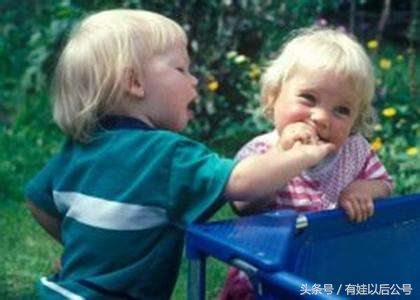 怎么改掉一岁宝宝咬人的坏习惯,一岁多小宝宝爱咬人是什么原因