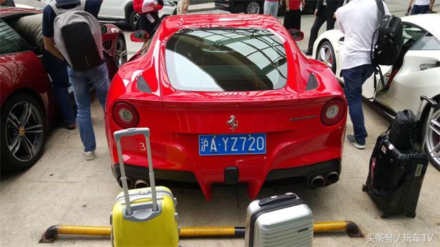 法拉利f12跑车测评视频,法拉利f12berlinetta试驾