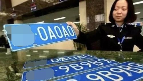 买二手车还能用原号牌吗,过户二手车可以用原车主的号牌吗