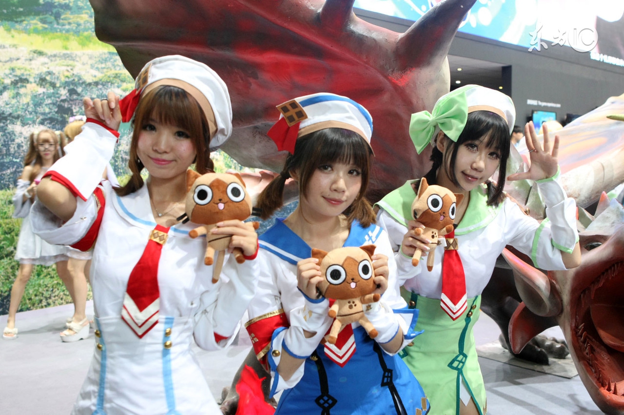 逗比搞笑:厂里刚来了一漂亮妹子,我和同事打赌谁先能让那妹子说喜欢你,输了请吃饭