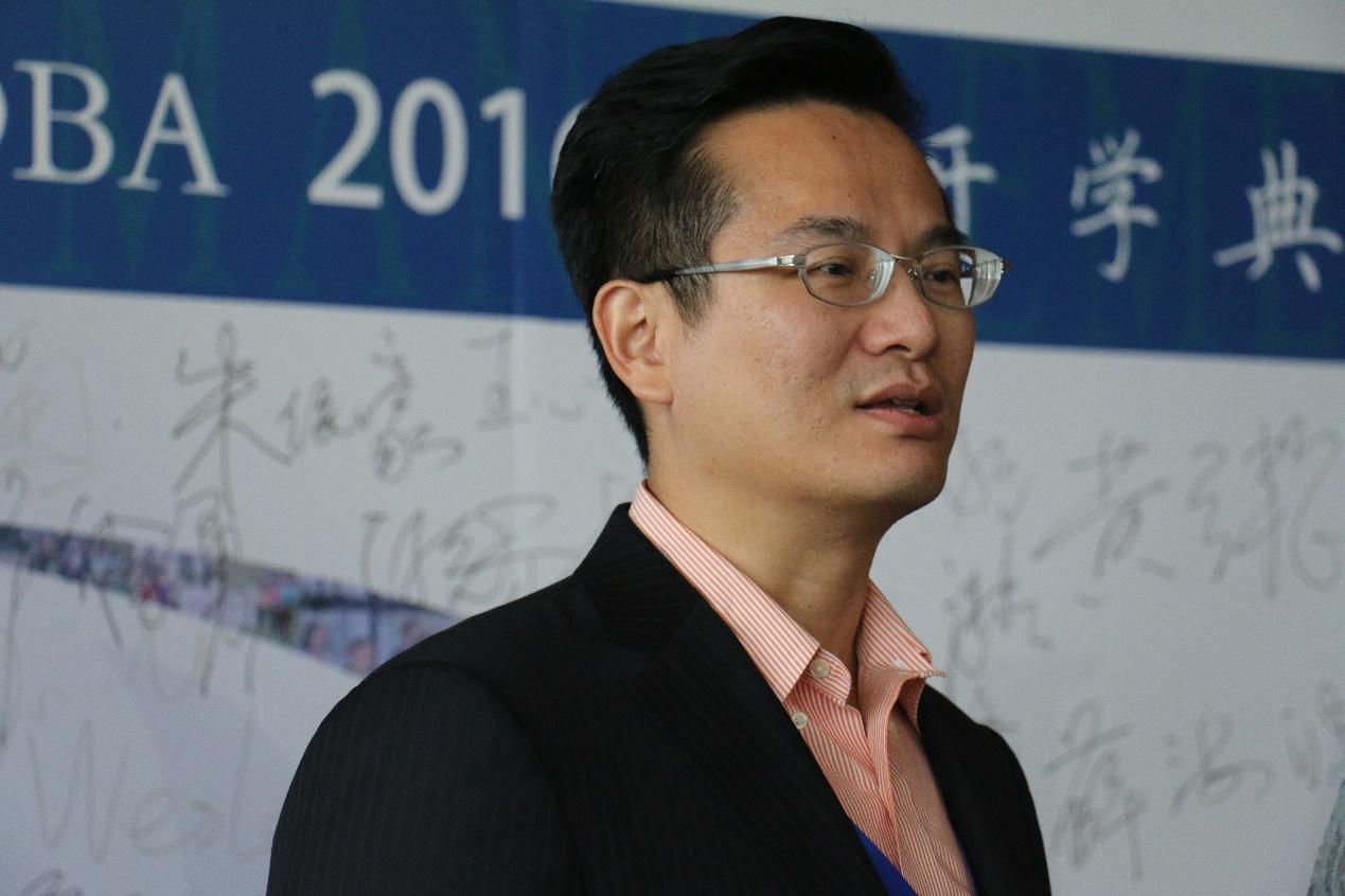 采访法国诺欧商学院NEOMA16级学员吕文杰