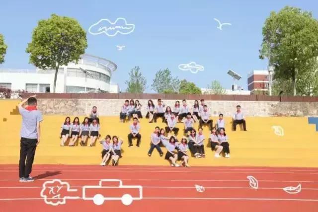 愈拍愈新奇，武商院16种“脑洞大开”毕业照，玩过一回算你牛！