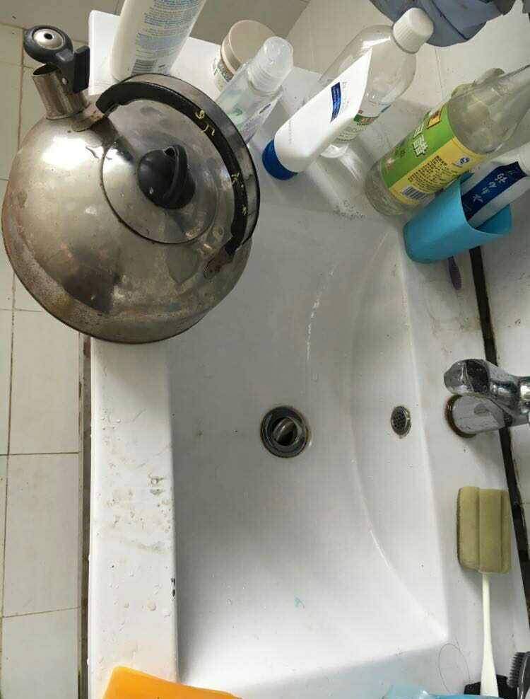 千万不要和女生合租太邋遢了,跟别人合租一间房子坏处