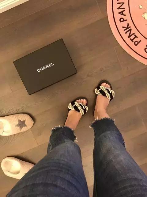 网红爆款拖鞋真好看,帅气又有颜值的拖鞋