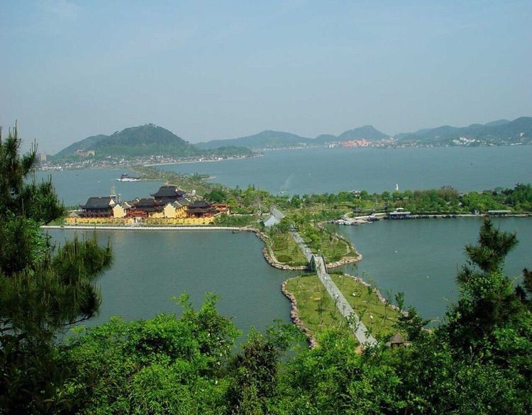 宁波是我国东南沿海城市,宁波属于东南西北