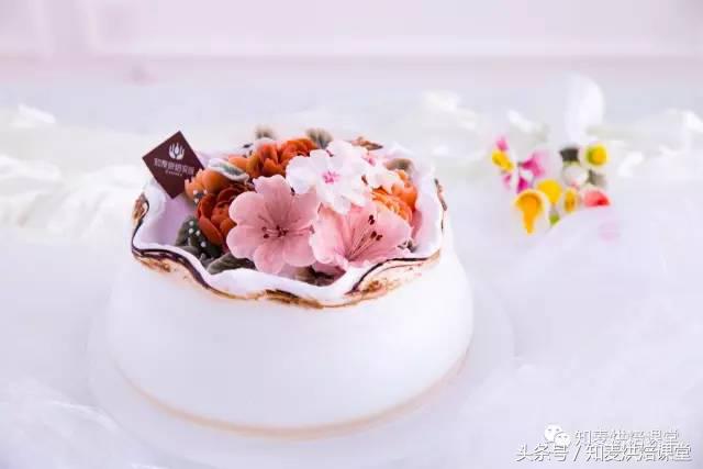 家庭烤蛋糕为什么塌陷回缩,蛋糕胚子烤完回缩的厉害怎么回事