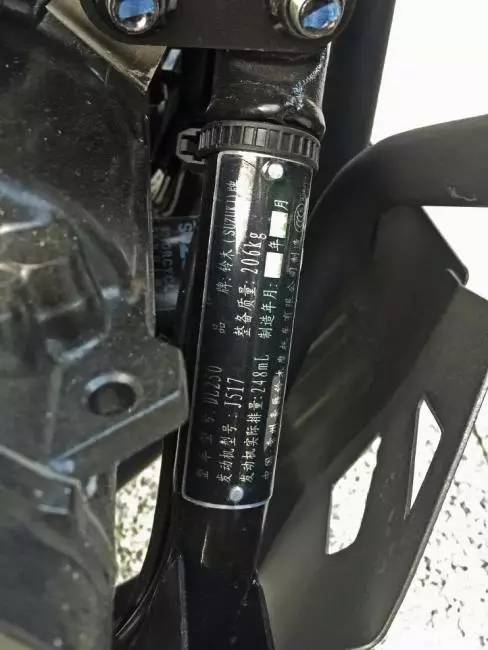 最新豪爵铃木dl250评测视频,18年的豪爵铃木dl250值得买吗