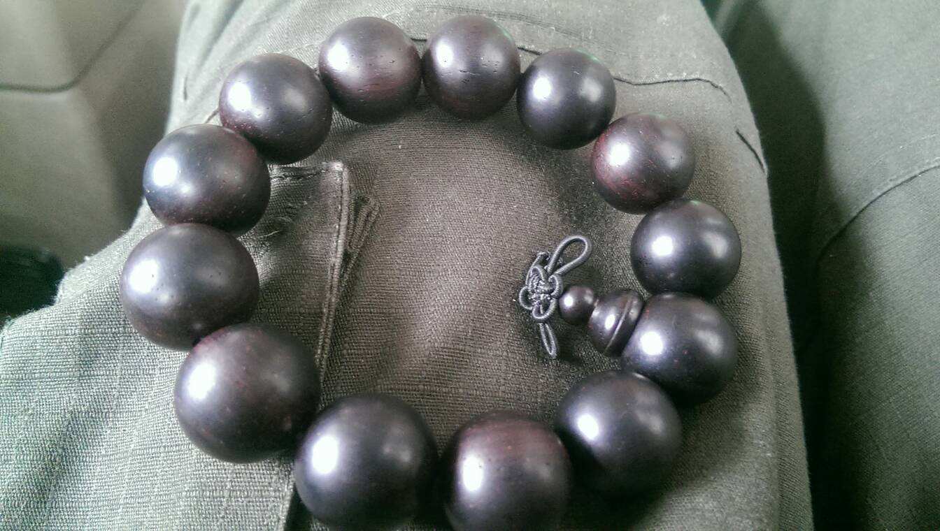 小叶紫檀叶尖发黑怎么回事,小叶紫檀叶子发黑变黄怎么办