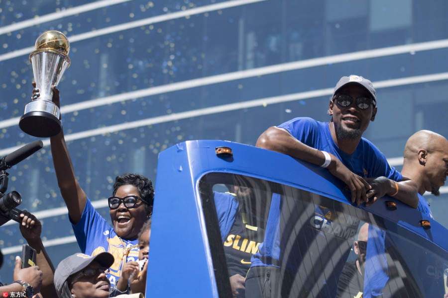 勇士夺冠格林短袖,勇士詹姆斯冲冠