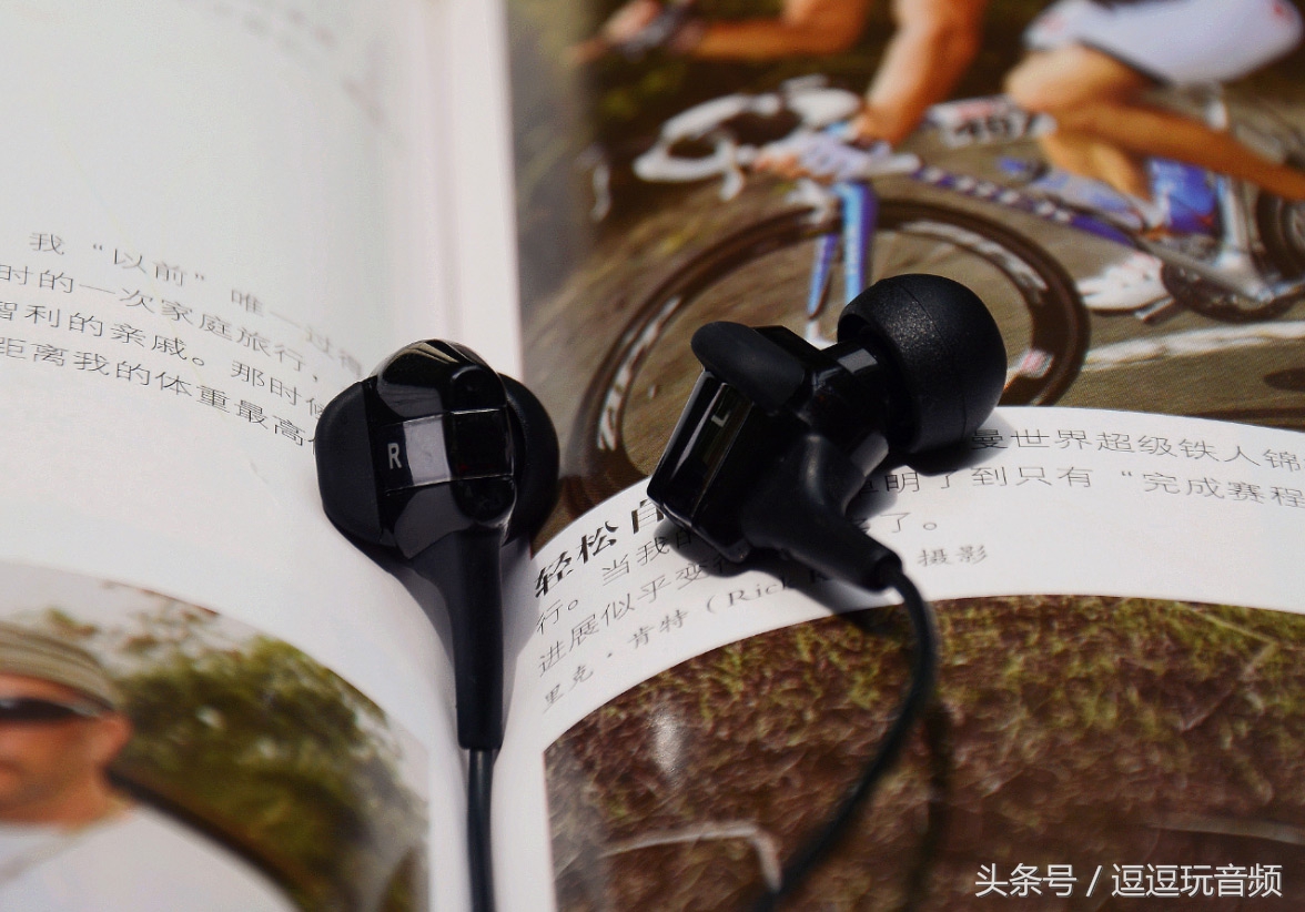 一款兼具颜值和黑科技的双动圈耳塞:JVCFXT100