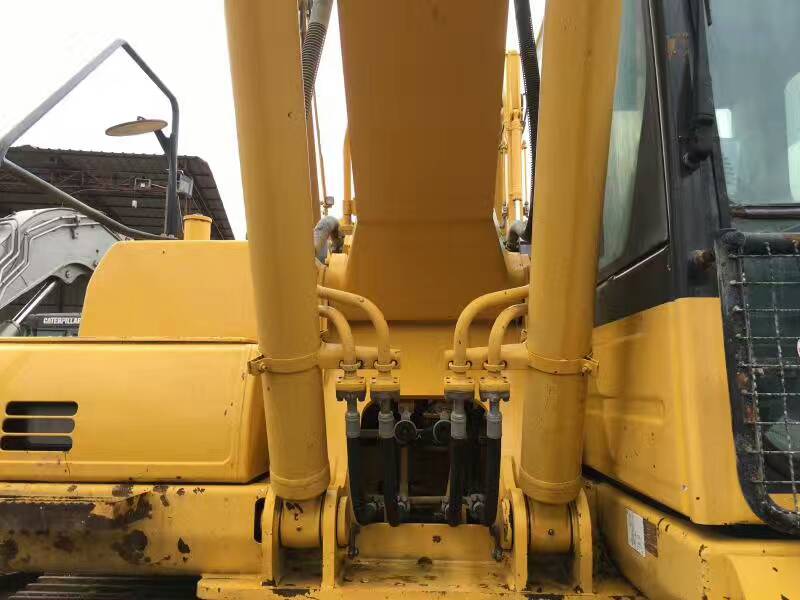 二手挖掘机分析,二手小松110挖掘机