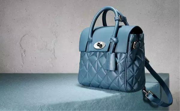 burberry经久不衰的单品,只有burberry才有英伦范