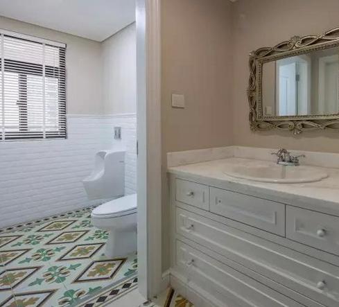 卫生间吊顶漏水应该怎么办,卫生间吊顶漏水的解决方法