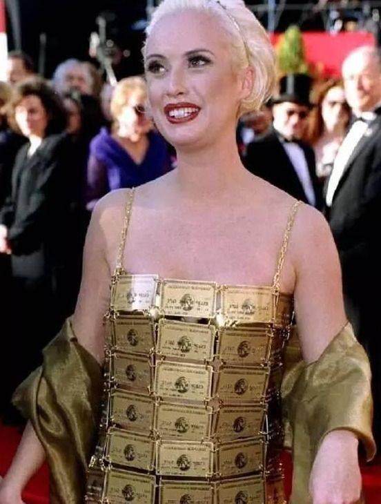 你敢穿汉服上街吗,这样的衣服你敢在街上穿吗