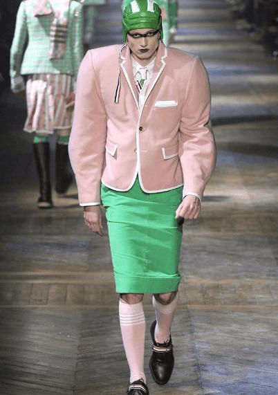 你敢穿汉服上街吗,这样的衣服你敢在街上穿吗