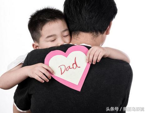 你的爸爸是怎么样的一个人,你的爸爸是怎么样的英语怎么说