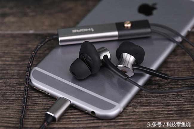 1more的降噪耳机怎么样,1more蓝牙耳机主动降噪
