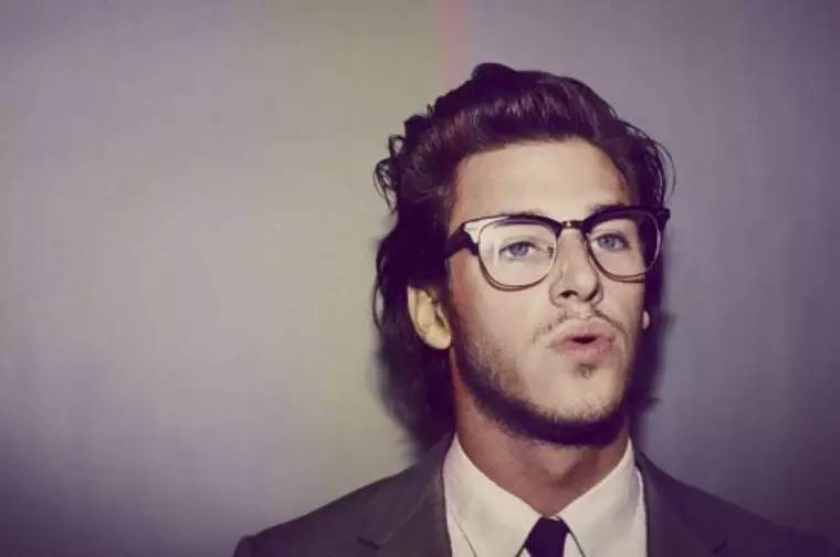 男士唇边胡须怎么打理,胡须保养涂什么