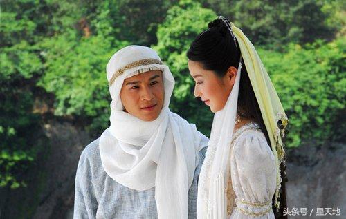 从最丑的“*妇情**”，脱变成为天才设计师，颖儿的星路并不是很顺利