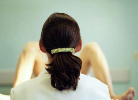 花季女孩治白癜风的故事,17岁小女孩患上白癜风