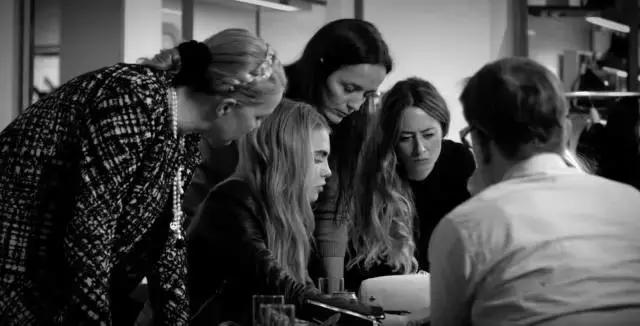 burberry经久不衰的单品,只有burberry才有英伦范