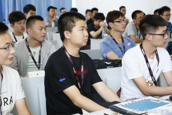 39！度你就受不了？兄弟连多学科开班更火热！