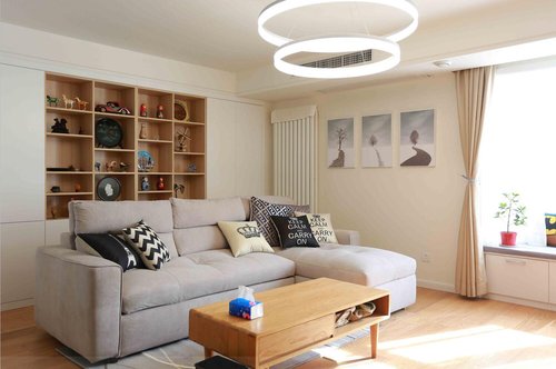 苏州景山*瑰园玫**80平米现代北欧风格两居室设计案例，大面积选用了烤漆门板与橡木纹理