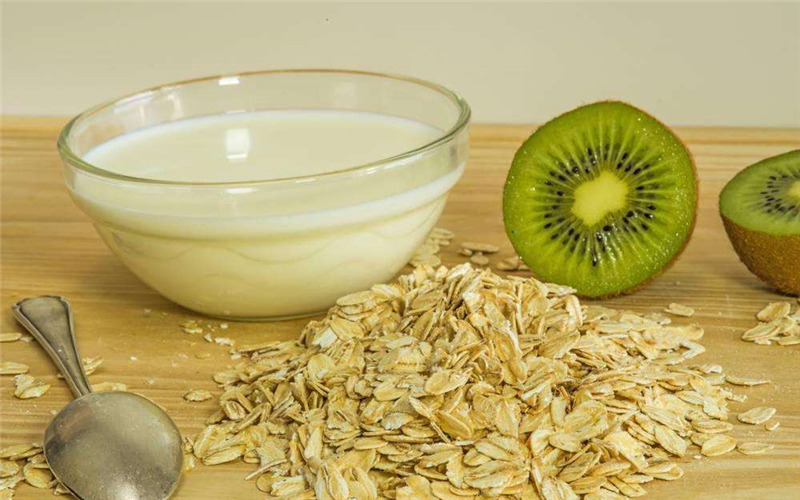 欢乐颂安迪刘涛吃的燕麦块饼,欢乐颂里安迪喝的什么牌子的水