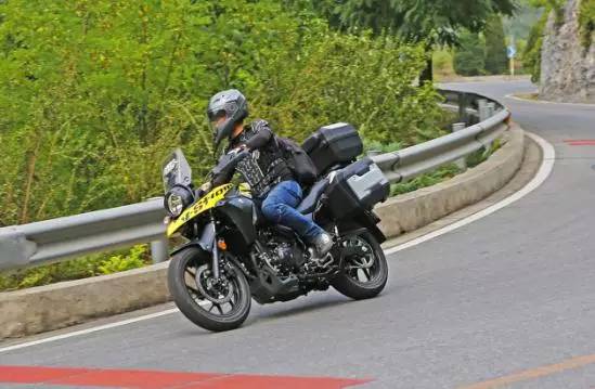 最新豪爵铃木dl250评测视频,18年的豪爵铃木dl250值得买吗