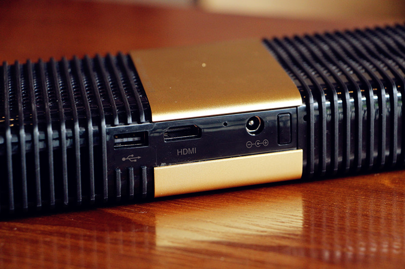 坚果睿途r8投影仪怎么用,坚果投影仪睿途r8死机