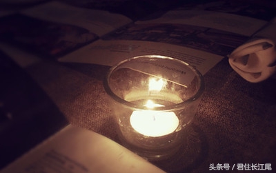 订婚前一天去女友公司接她下班，她领导重重地摔碎了茶杯