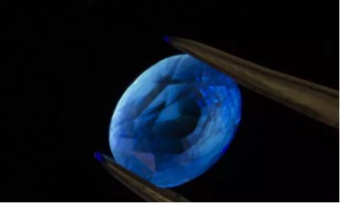 蓝宝石镜面手表,蓝宝石镜面的手表耐撞吗