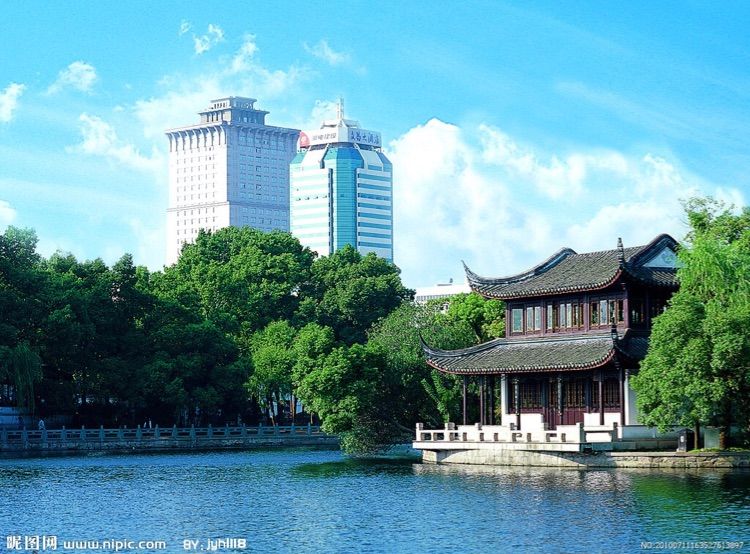 宁波是我国东南沿海城市,宁波属于东南西北