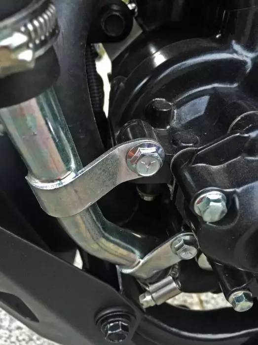 最新豪爵铃木dl250评测视频,18年的豪爵铃木dl250值得买吗