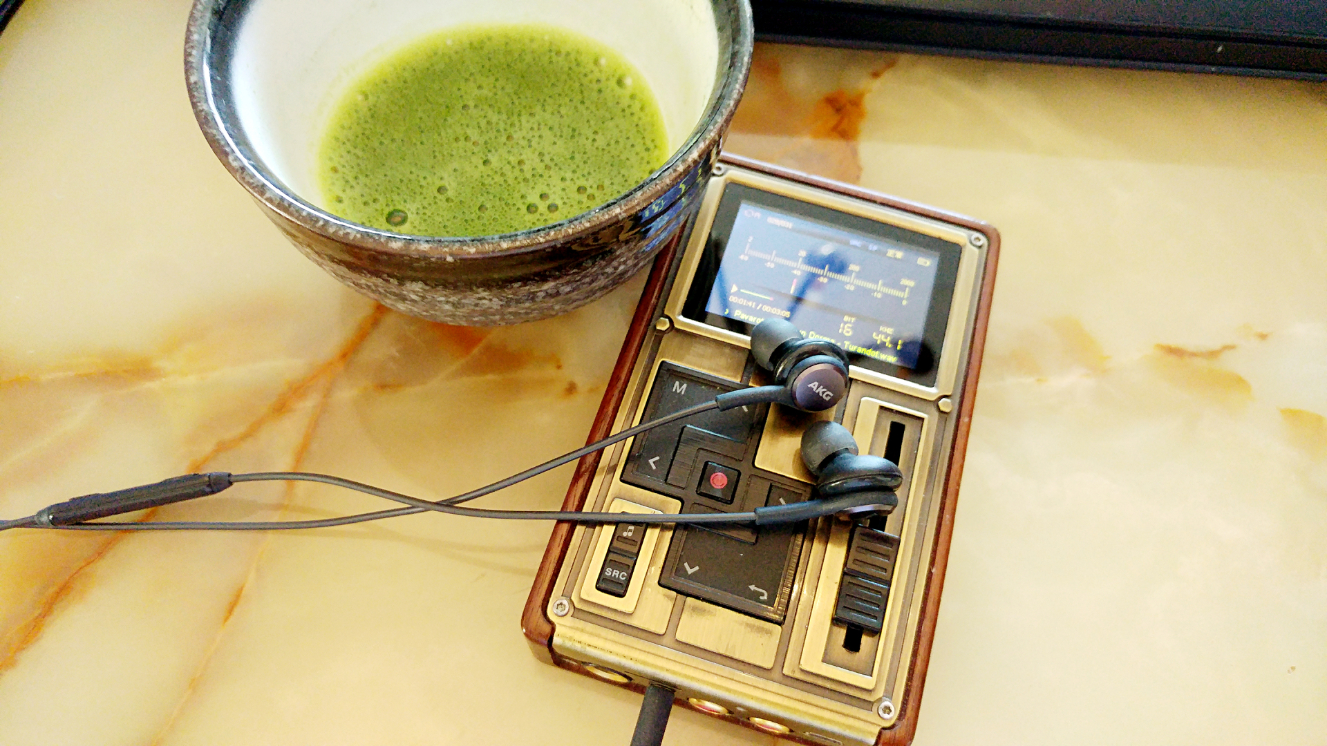 那记忆中如水晶般的清澈——三星S8原配AKG耳塞评测