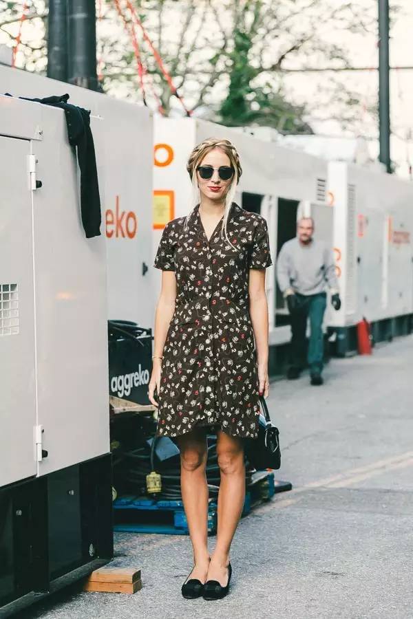 趁衣服打折多买几件,趁换季打折赶紧来挑几套新衣服