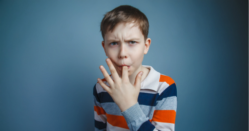 手上有伤口可以拿舌头舔吗,手上有伤口可以用嘴吸吗