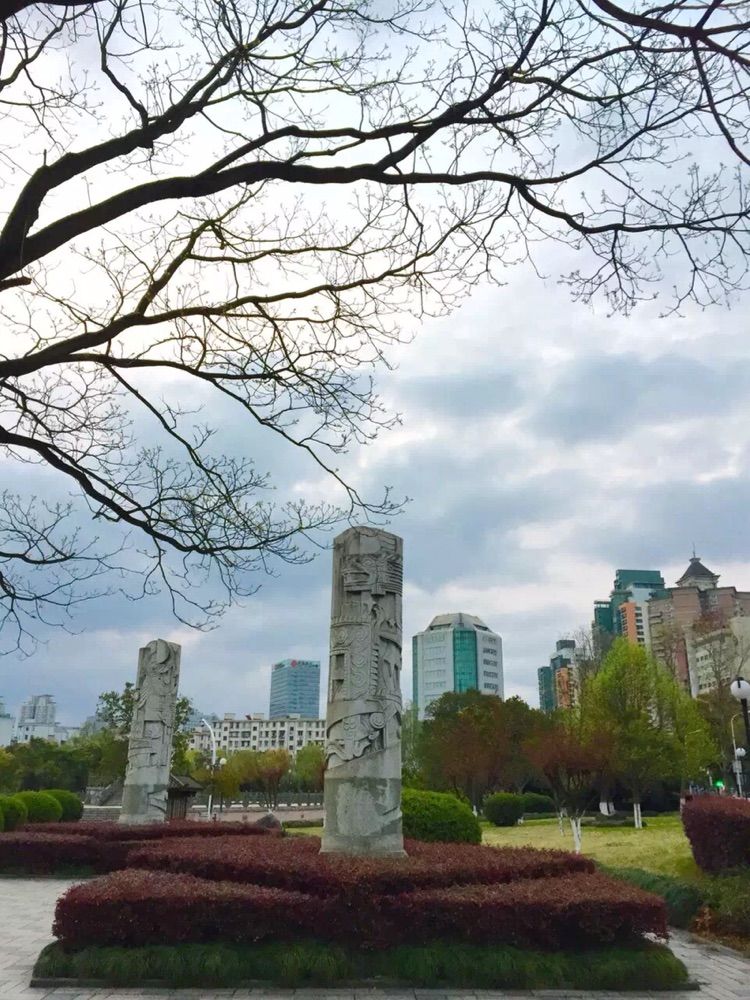 宁波是我国东南沿海城市,宁波属于东南西北