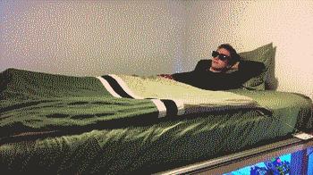 有这样的兄弟，迟早会被吓死的