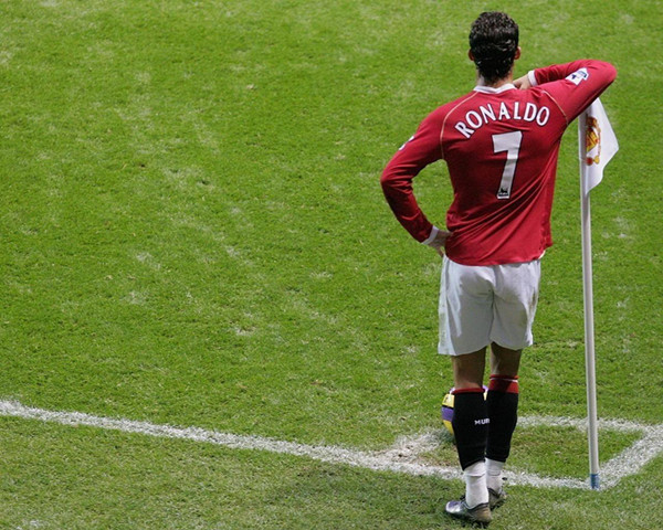 c罗重回曼联球迷视频,c罗重回曼联精彩进球