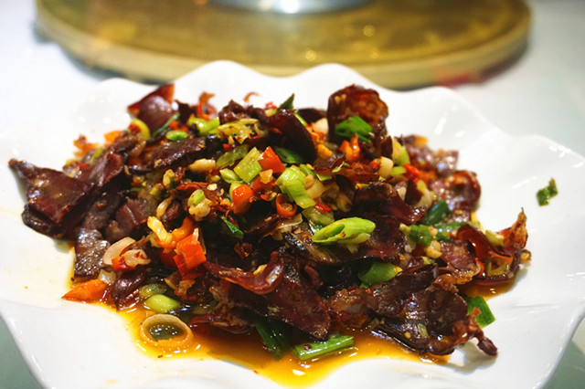 成都柴火鸡烤全羊江湖菜,岳塘区湘江小院烤全羊