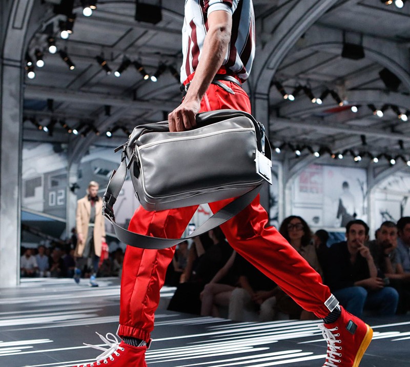 prada普拉达春夏时装周,prada普拉达2012秋冬男装走秀